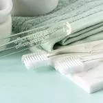 Officina Naturae Whitening tandbørste (medium) - børster med kalciumkarbonat