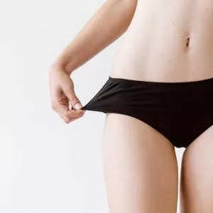 Snuggs Menstruationstrusser - medium og let menstruation (XL)