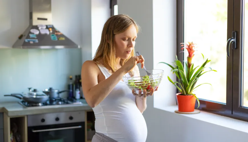 Hvad skal man spise i første trimester af graviditeten, og hvorfor er det vigtigt?