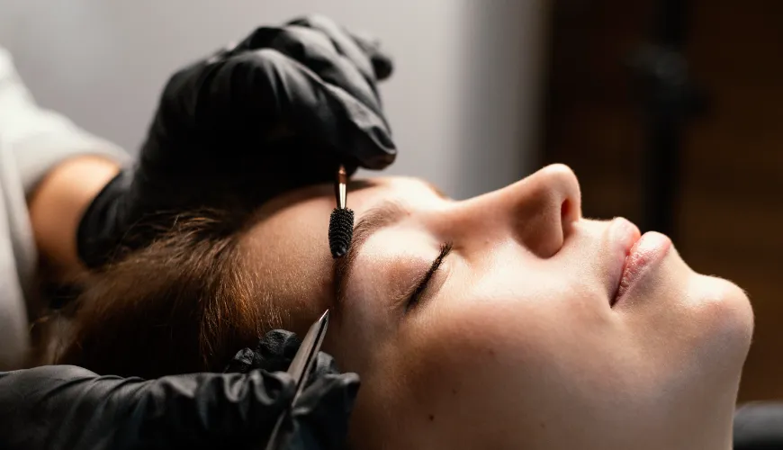 Hvordan fungerer permanent makeup, og hvad kan man forvente?